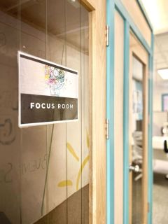 Marina_Meeting_Pod-scaled Marina_Meeting_Pod-scaled